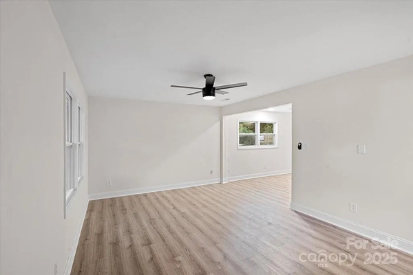 Coliving in Oakdale - North Charlotte, Charlotte