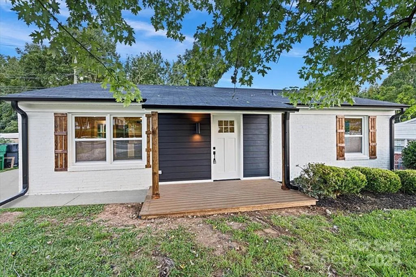 Coliving in Oakdale - North Charlotte, Charlotte