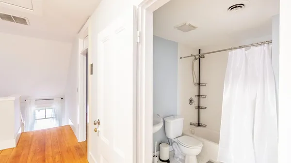 Coliving in Newton - Metro Area, Boston