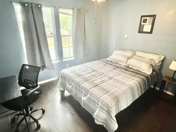 Coliving in Inner West Side - West SATX, San Antonio