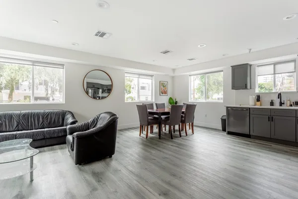 Coliving in North Hollywood - San Fernando Valley, Los Angeles