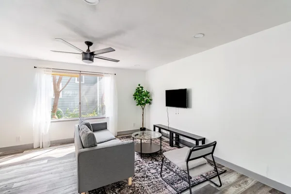 Coliving in Pasadena - The Verdugos, Los Angeles