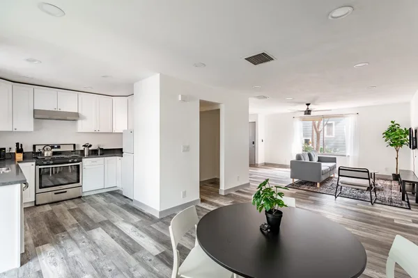 Coliving in Pasadena - The Verdugos, Los Angeles