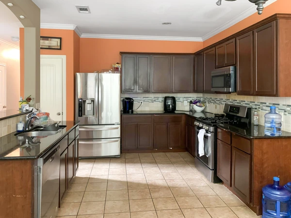 Coliving in Greater Greenspoint - Ne Houston, Houston