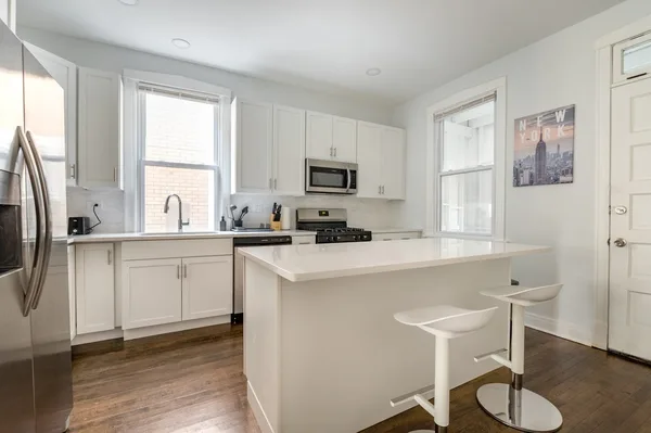 Coliving in Logan Square - North Side, Chicago