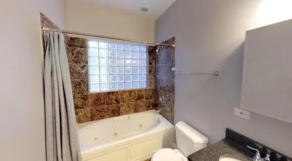 Coliving in Logan Square - North Side, Chicago