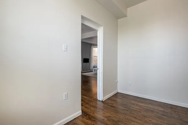 Coliving in Ukrainian Village - West Side, Chicago