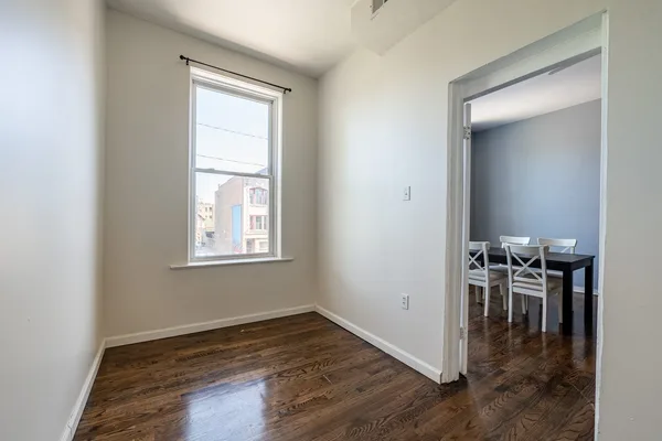 Coliving in Ukrainian Village - West Side, Chicago