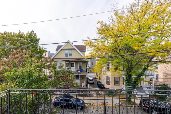 Coliving in Davis Square - Somerville, Boston