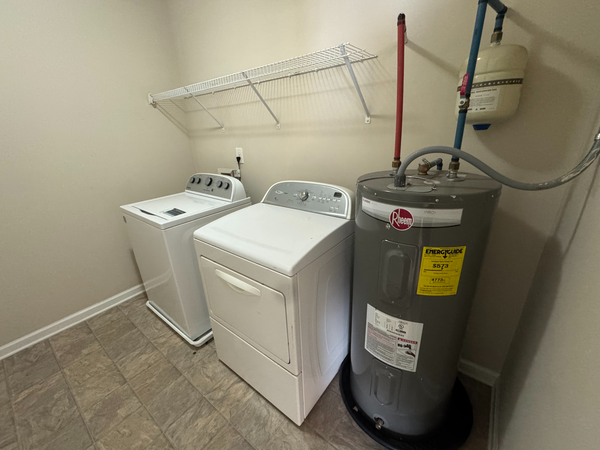 Coliving in University City South - North Charlotte, Charlotte