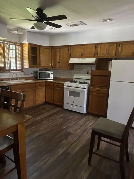 Coliving in San Marcos - South Austin, Austin