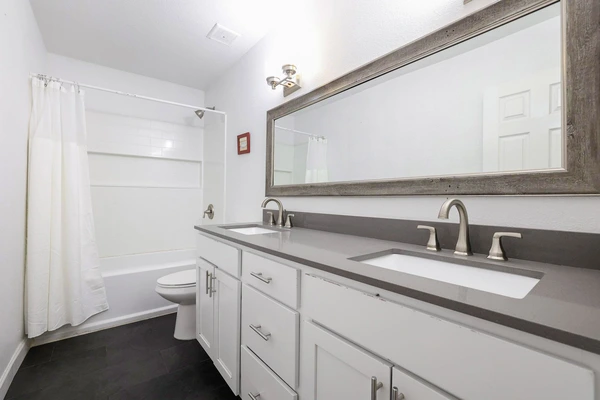 Coliving in Glendale - NW Valley, Phoenix