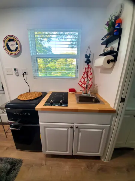 Coliving in Manor - East Austin, Austin