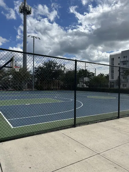 Coliving in Hallandale Beach - Broward County, Miami
