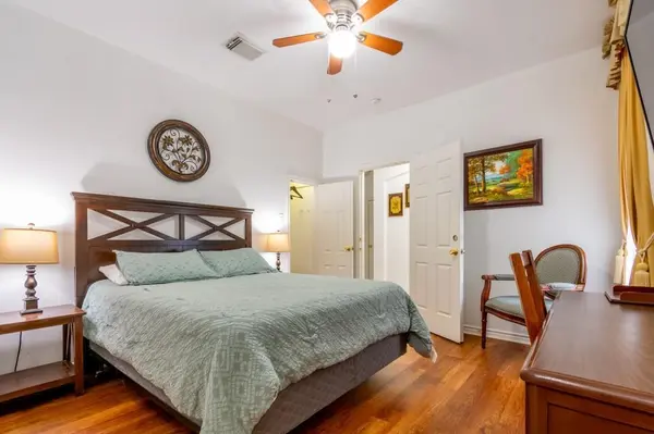 Coliving in Old East Dallas - Ne Dallas, Dallas