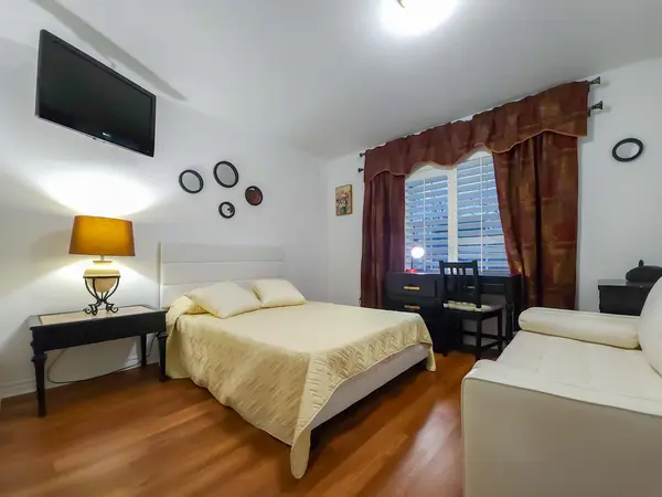 Coliving in Old East Dallas - Ne Dallas, Dallas