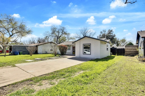 Coliving in University Hills - East Austin, Austin