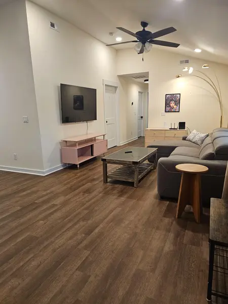 Coliving in York Road - Central Charlotte, Charlotte