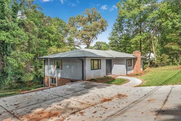 Coliving in West Sugar Creek - North Charlotte, Charlotte