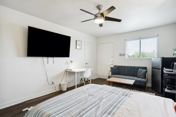 Coliving in Hyde Park ATX - Central Austin, Austin