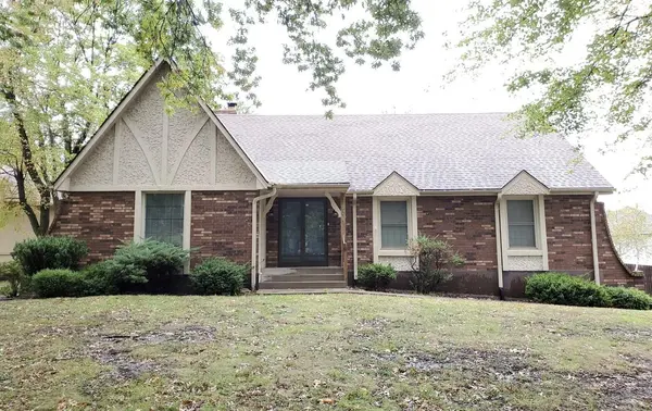 Coliving in Blue Springs - Outer KCMO, Kansas City