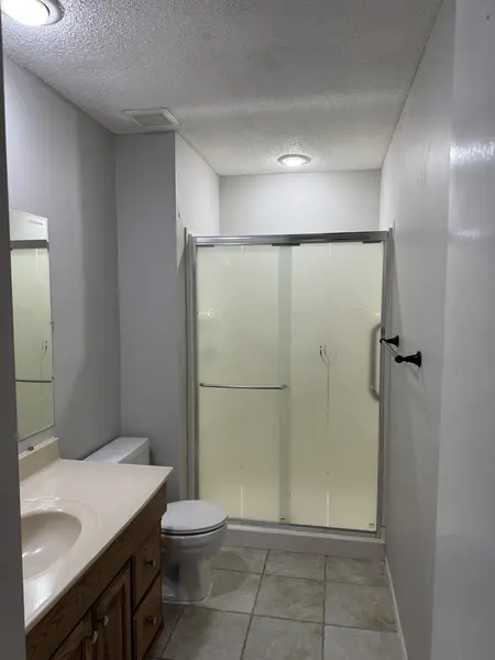 Coliving in Blue Springs - Outer KCMO, Kansas City