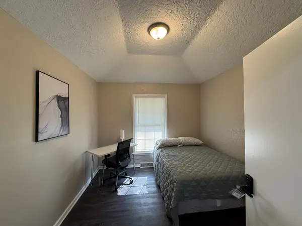 Coliving in Blue Springs - Outer KCMO, Kansas City