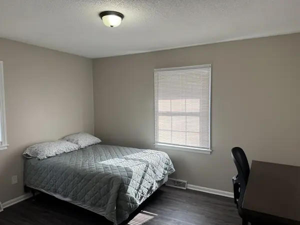 Coliving in Blue Springs - Outer KCMO, Kansas City