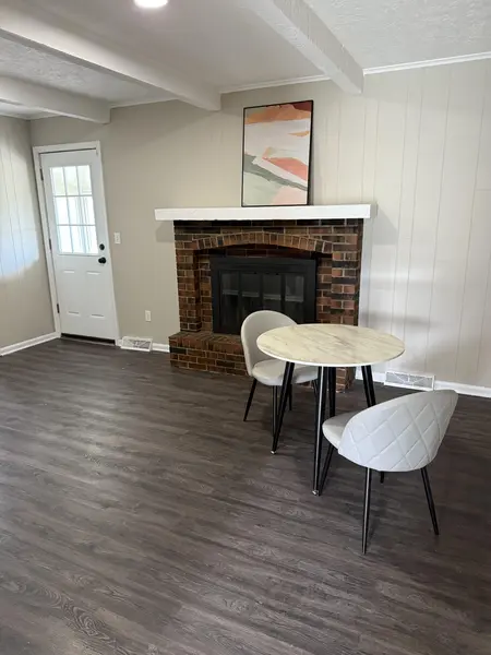 Coliving in Blue Springs - Outer KCMO, Kansas City