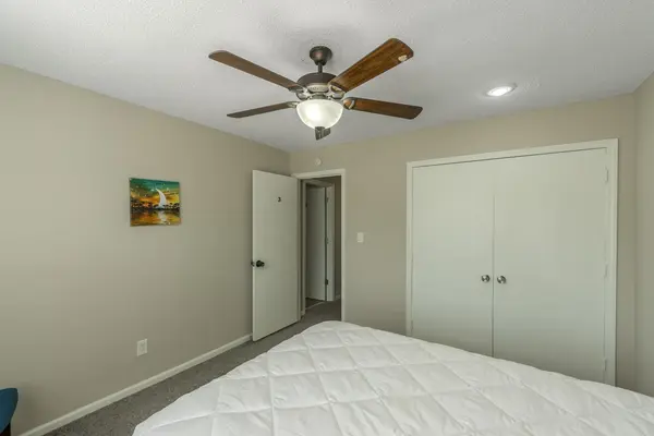 Coliving in Blue Springs - Outer KCMO, Kansas City