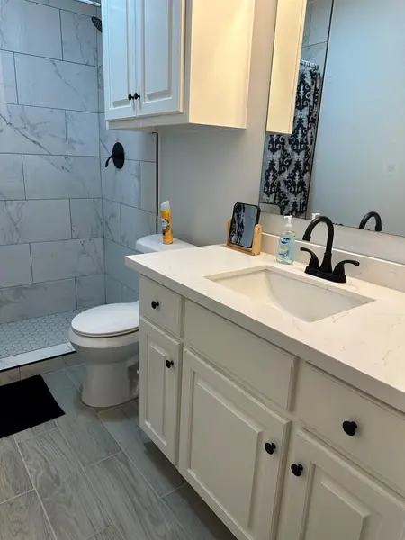 Coliving in The Woodlands - Nw Houston, Houston