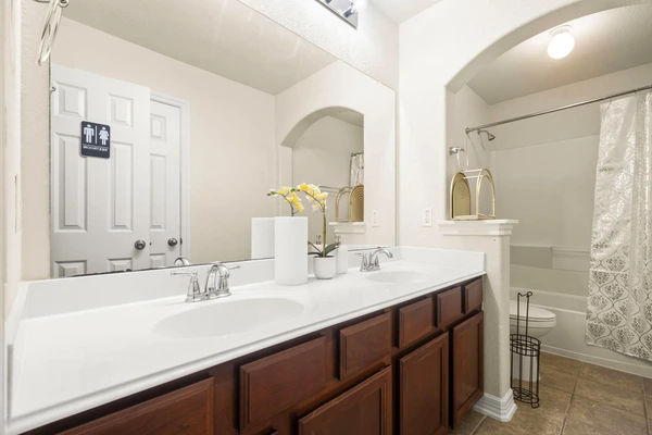 Coliving in Winsdor Park - West Houston, Houston