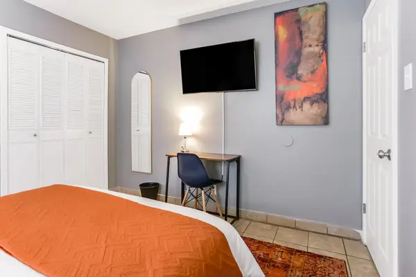 Coliving in Inner West Side - West SATX, San Antonio