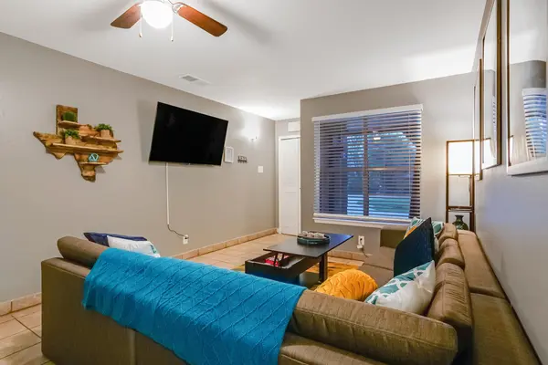 Coliving in Inner West Side - West SATX, San Antonio