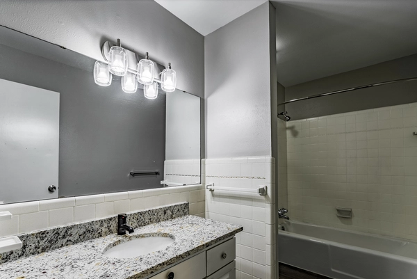 Coliving in Highland Hills - Se Dallas, Dallas