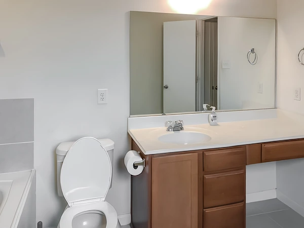 Coliving in Greater Greenspoint - Ne Houston, Houston