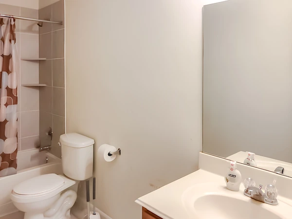 Coliving in Greater Greenspoint - Ne Houston, Houston