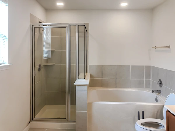 Coliving in Greater Greenspoint - Ne Houston, Houston