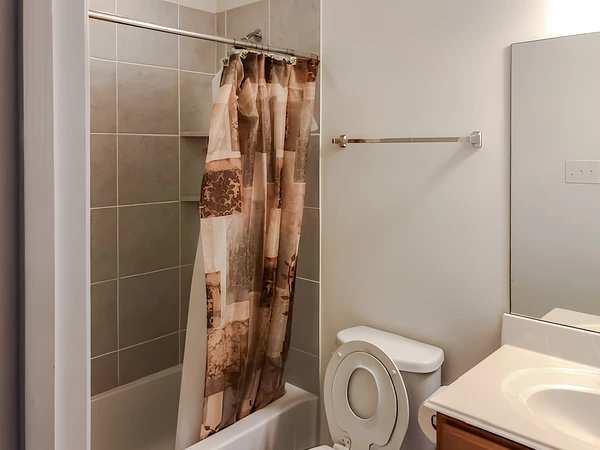 Coliving in Greater Greenspoint - Ne Houston, Houston