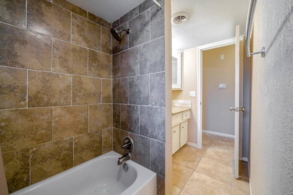 Coliving in Acres Home - Nw Houston, Houston