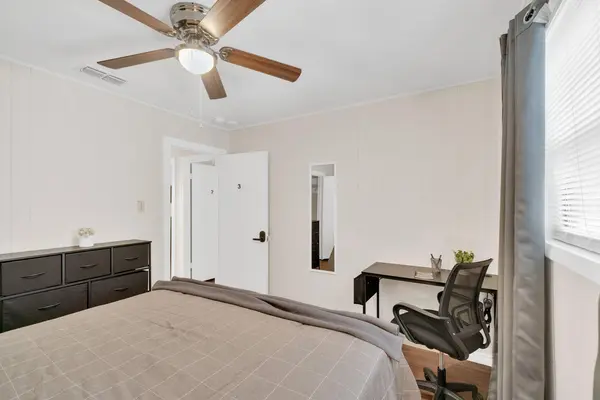 Coliving in Inner West Side - West SATX, San Antonio