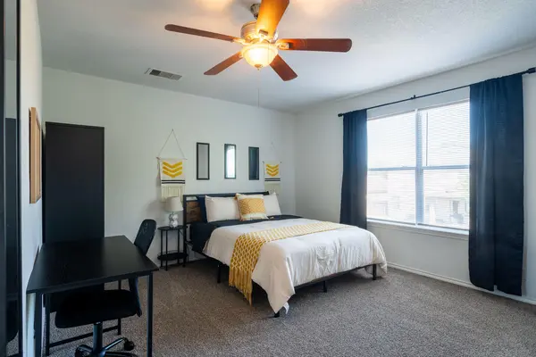 Coliving in Far West Side - West SATX, San Antonio