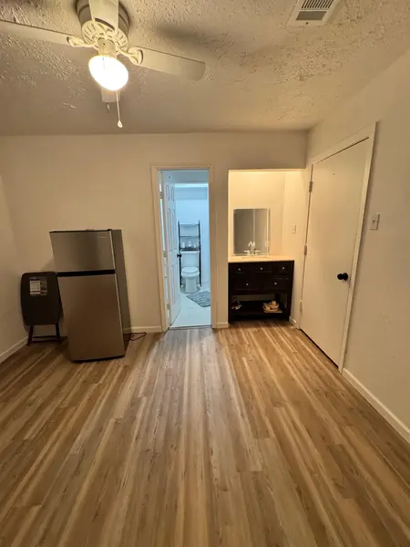 Coliving in Spring - Ne Houston, Houston