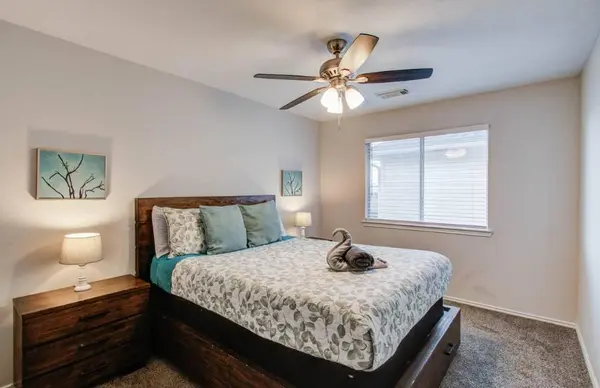 Coliving in Greater Greenspoint - Ne Houston, Houston