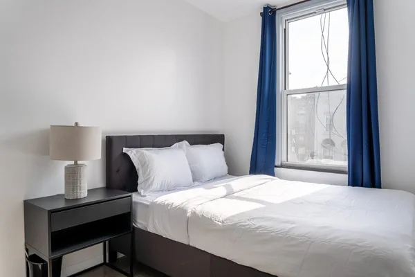 Coliving in Ditmas / Steinway - Queens, New York