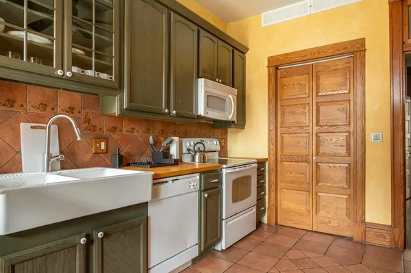 Coliving in Boystown - North Side, Chicago