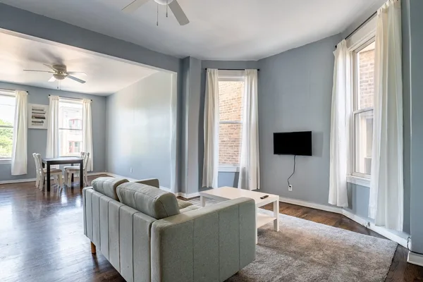 Coliving in Ukrainian Village - West Side, Chicago