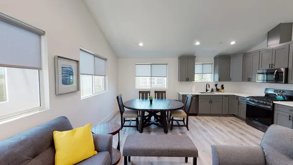 Coliving in North Hollywood - San Fernando Valley, Los Angeles