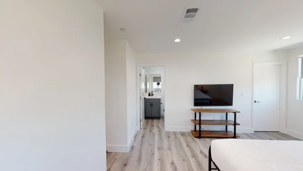 Coliving in North Hollywood - San Fernando Valley, Los Angeles