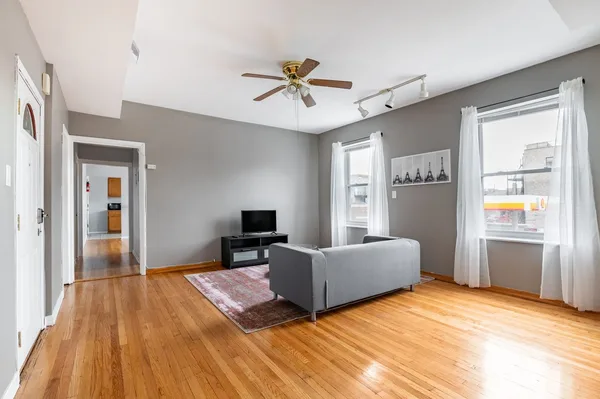 Coliving in Ukrainian Village - West Side, Chicago